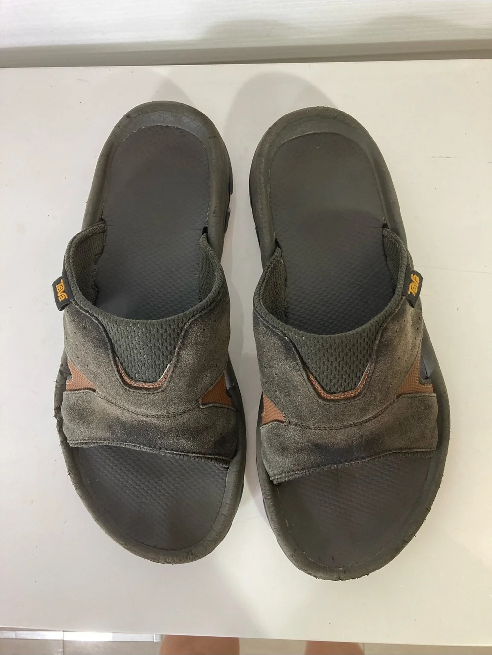 TEVA Sandals Men 9 Brown Cut-Out Slides